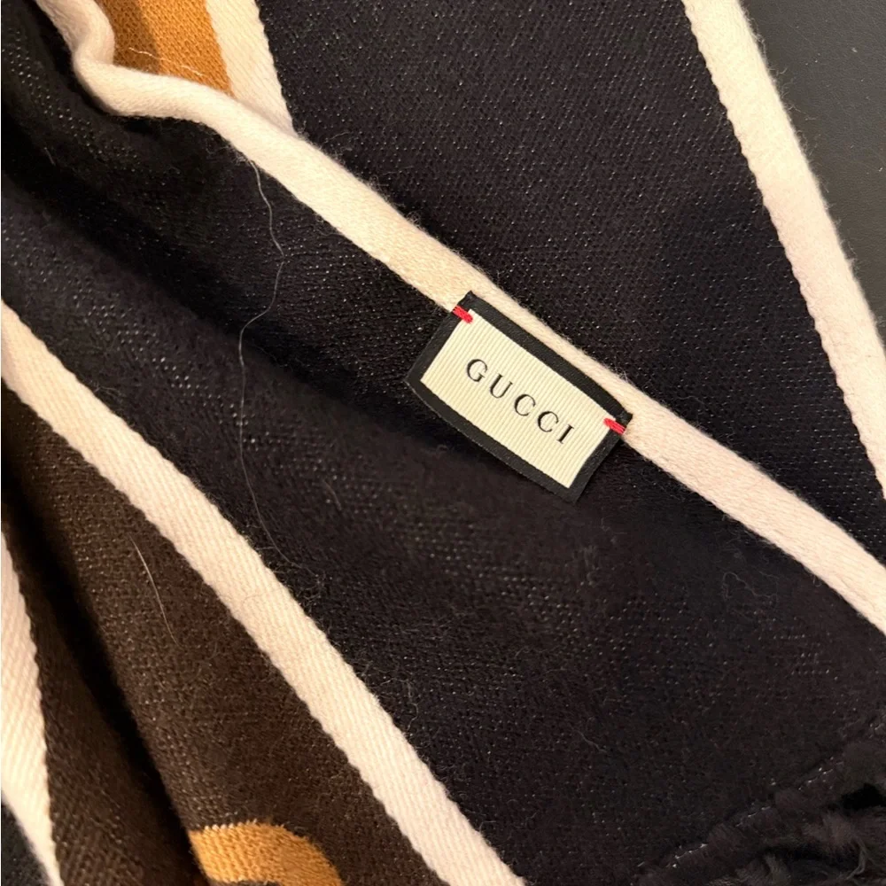 Gucci Camel, Brown & Black GG Logo Knit Scarf wool New with Tags - Picture 7 of 8